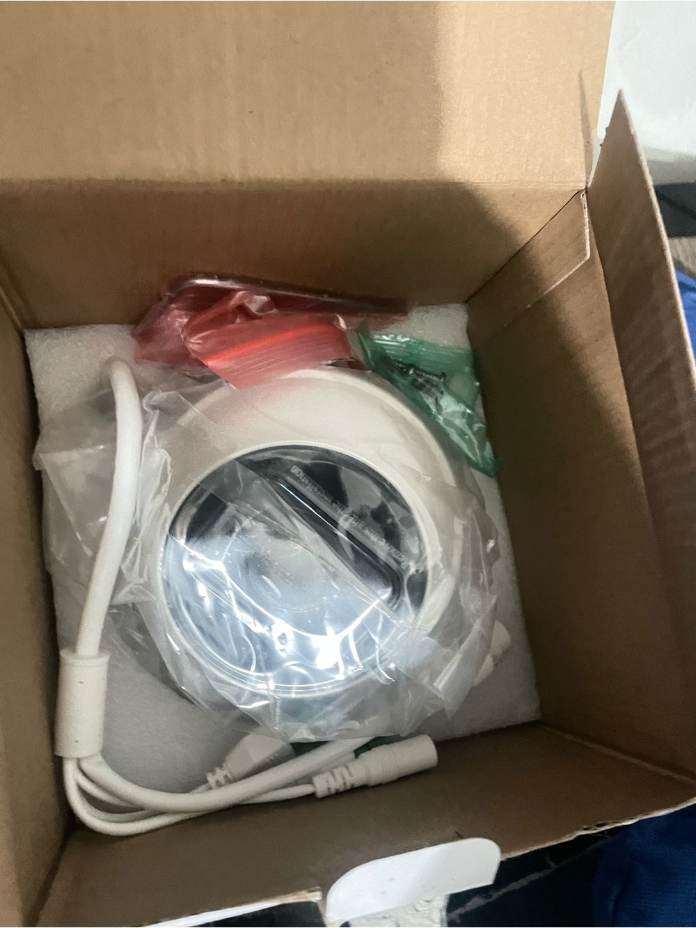 Hikvision EXIR Varifocal Turret Network Camera in White - Picture 5 of 8